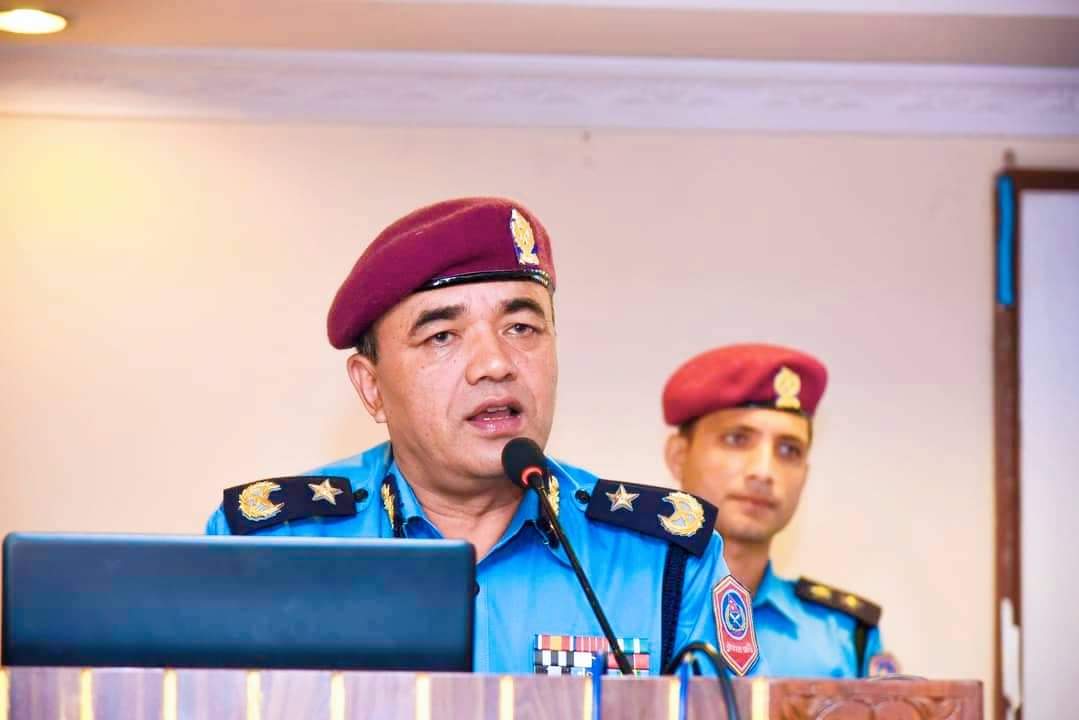 एआईजी सहकुल थापाले महिला प्रहरीको क्रिकेट टिमलाई शुभकामना तथा निर्देशन