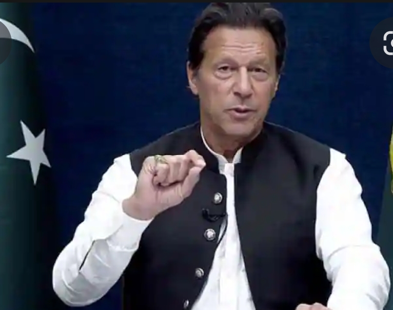 पूर्वप्रधानमन्त्री इमरानमाथि गोली प्रहार