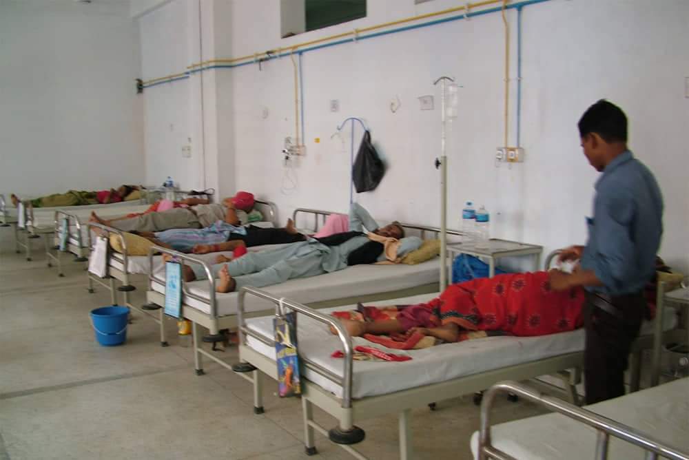 गएरातिदेखि भूकम्पमा परी घाइते भएका हरुको उपचार डोटी अस्पतालमा हुँदै