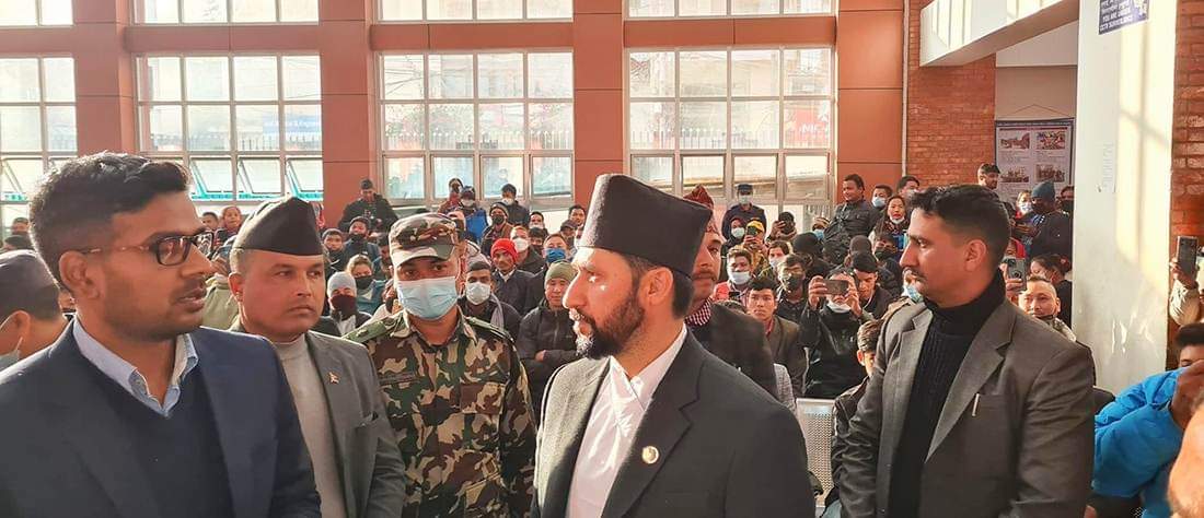 गृहमन्त्री रवि लामिछाने राहदानी विभागमा पुगे सेवा प्रवाहमा सुधार ल्याउने निर्देशन