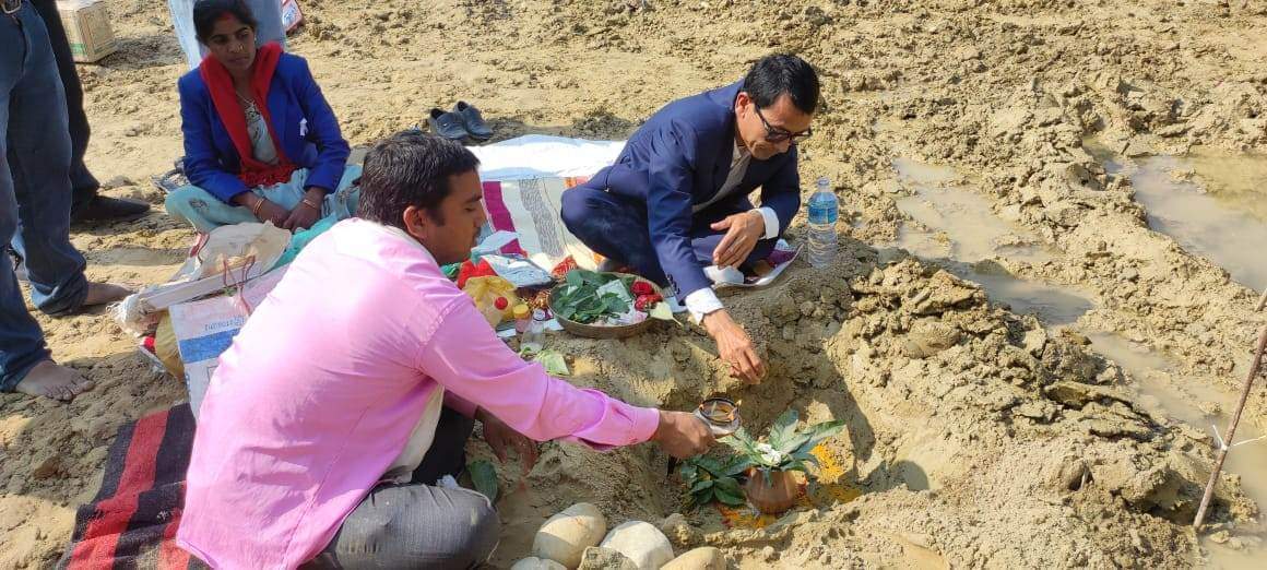 नवलपरासीमा सरावल गाउपालिका प्रमुख चौधरीले गरे झोलुङ्गे पुल शिलान्यास