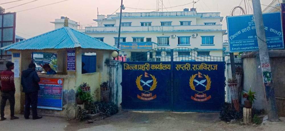 बसमा ३९ केजी गाँजा फेला मान्छे भरी बेपत्ता किन ?