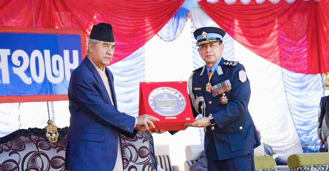 प्रधानमन्त्री देउवाको नजरमा आईजिपी सिंहको चर्चा सेवा अवधि हटाउने तयारी सरकार