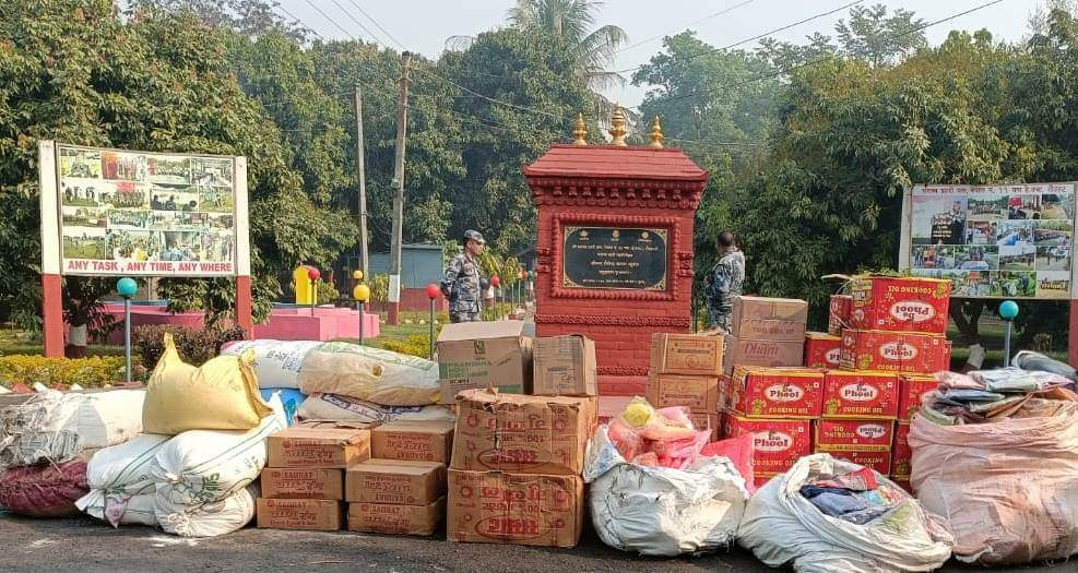 सशस्त्र प्रहरीद्वारा चोरीपैठारीको ५ लाख ८० हजारको सामानहरु पक्राउ