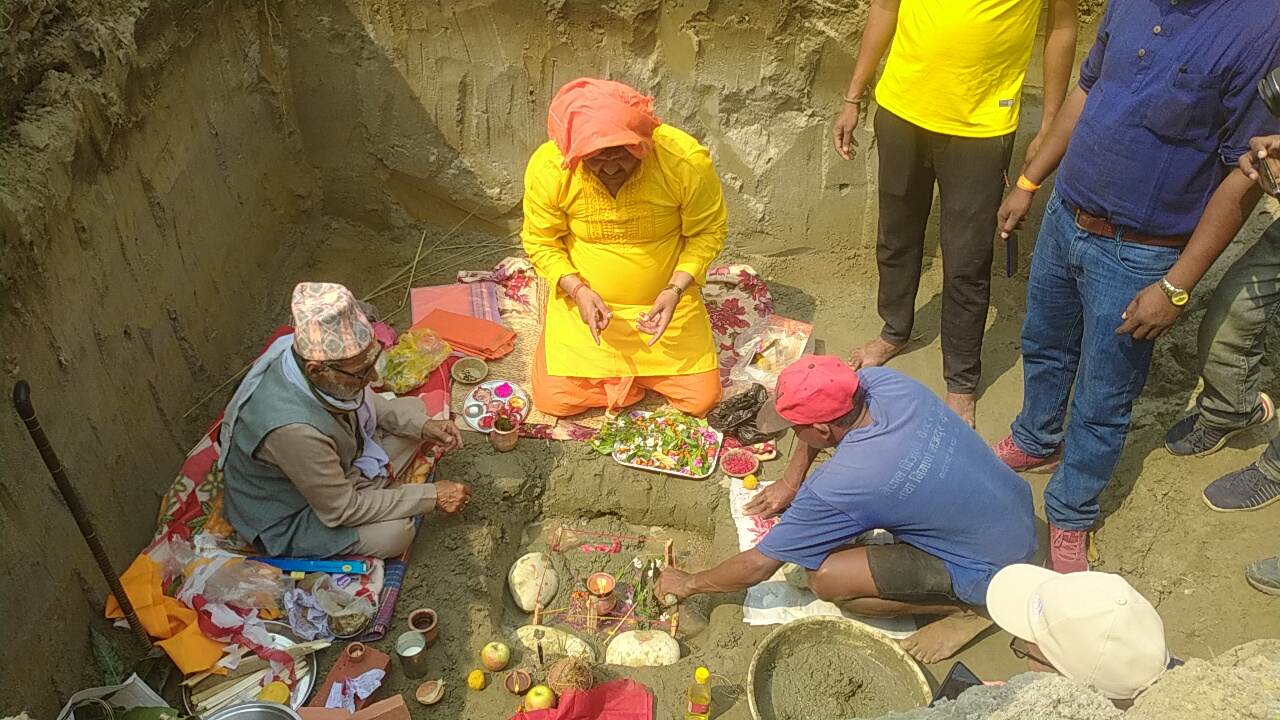 प्रतापपुर गाउँपालिका प्रशासनिक भवन आइतबार शिलान्यास गरेको छ