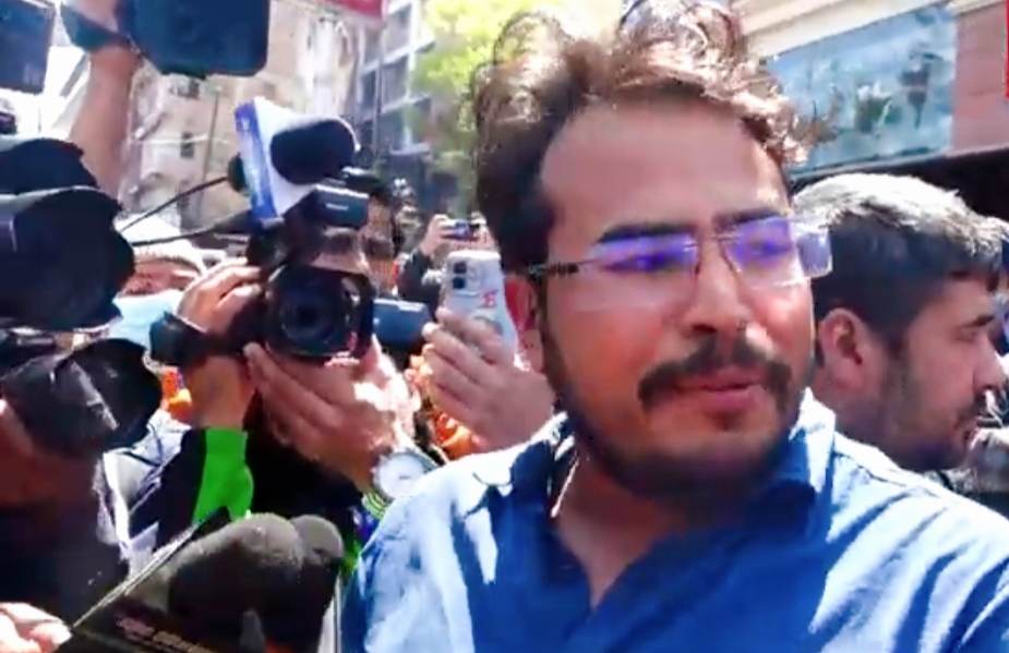 राजाबादी भन्दै राप्रपाका सांसद ज्ञानेन्द्र शाहीलाई मिटरब्याज पीडितले लखेटे