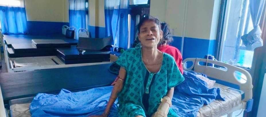 धनुषामा उपचार खर्च तिर्ननस्क्दा ३६ दिनसम्म बिरामी महिला अस्पतालमा बन्धक किन?