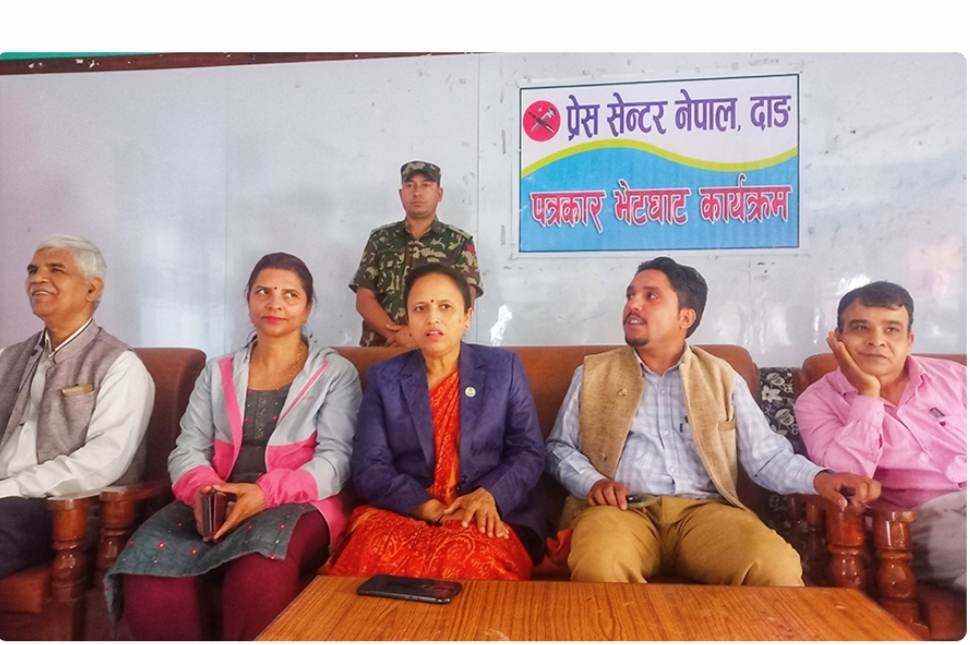 दाङको घोराही तुलसीपुर सडकको ठेक्का असारपछि रद्द हुने : मन्त्री रेखा शर्मा