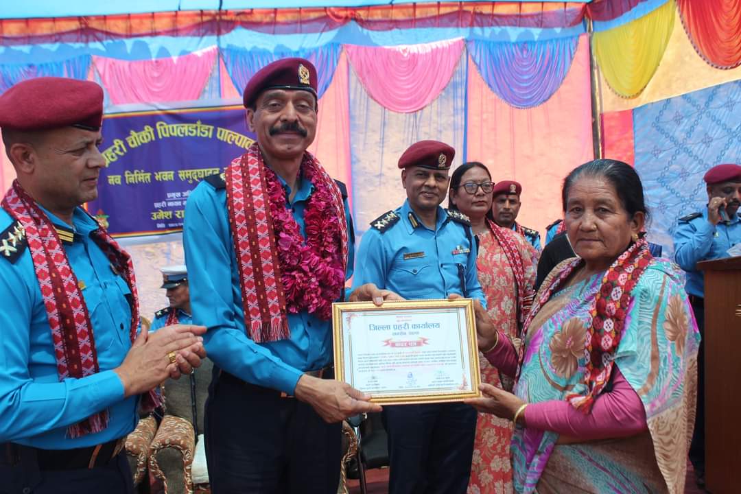 नागरिकहरुको समस्या समाधानमा लाग्न लुम्बिनी प्रदेश डिआईजी जोशीको निर्देशन