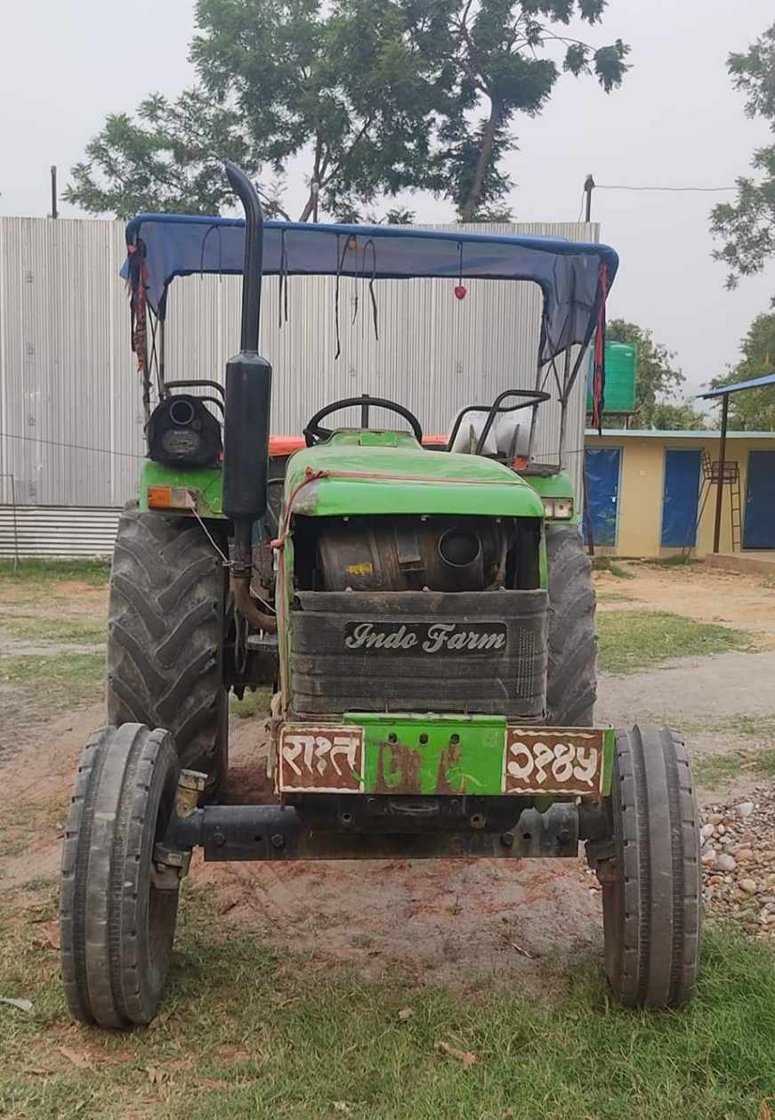 प्रहरीले अवैध नदिजन्य पदार्थ उत्खनन गर्ने ट्याक्टर पक्राउ गरि २० हजार जरिवाना गरि छाडियो