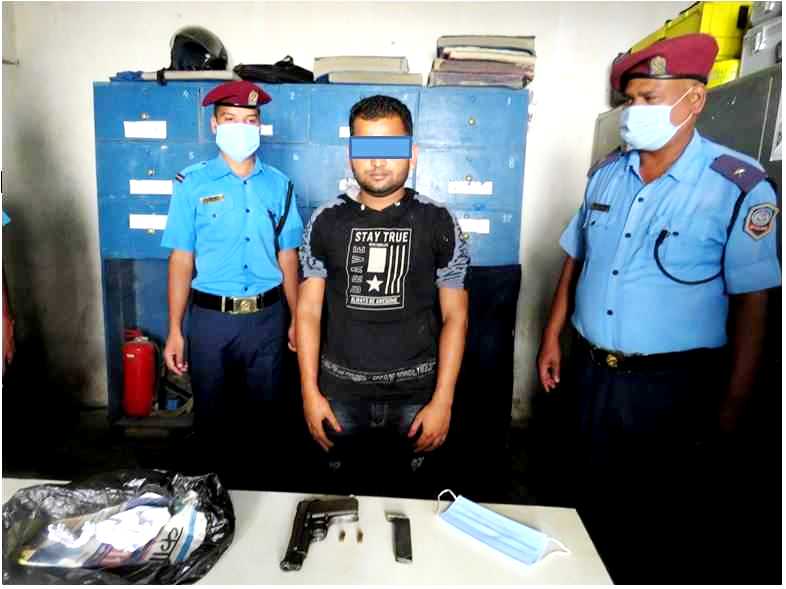 महोत्तरी प्रहरीले हतियारसहित एक भारतीय युवकलाई पक्राउ
