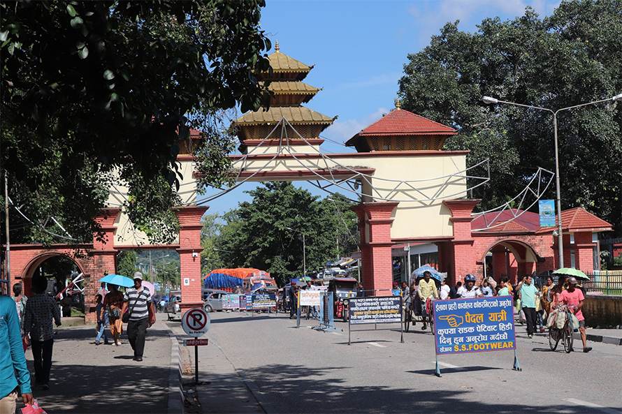 मेची भन्सारको पुर्बीनाकाबाट आयतमा दोब्बर र निर्यात धेरै कम किन ?