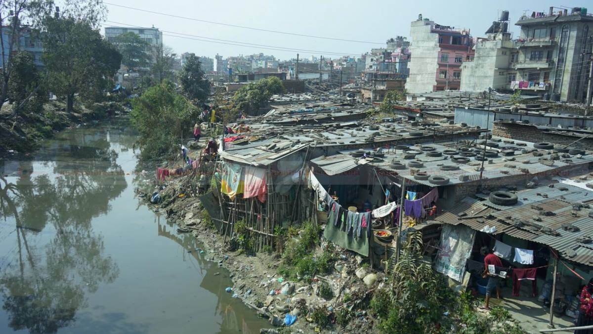 सरकारले नदी किनारामा बसोबास गर्ने सुकुम्वासीलाई हटाउने नीति ल्यायो
