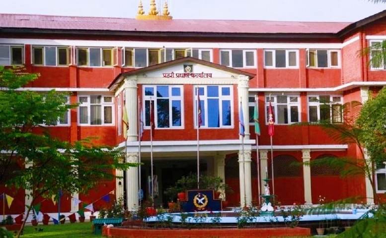 सेवाग्राहीसँग घुस मागेको आरोपमा ३ जना प्रहरी निलम्बनमा