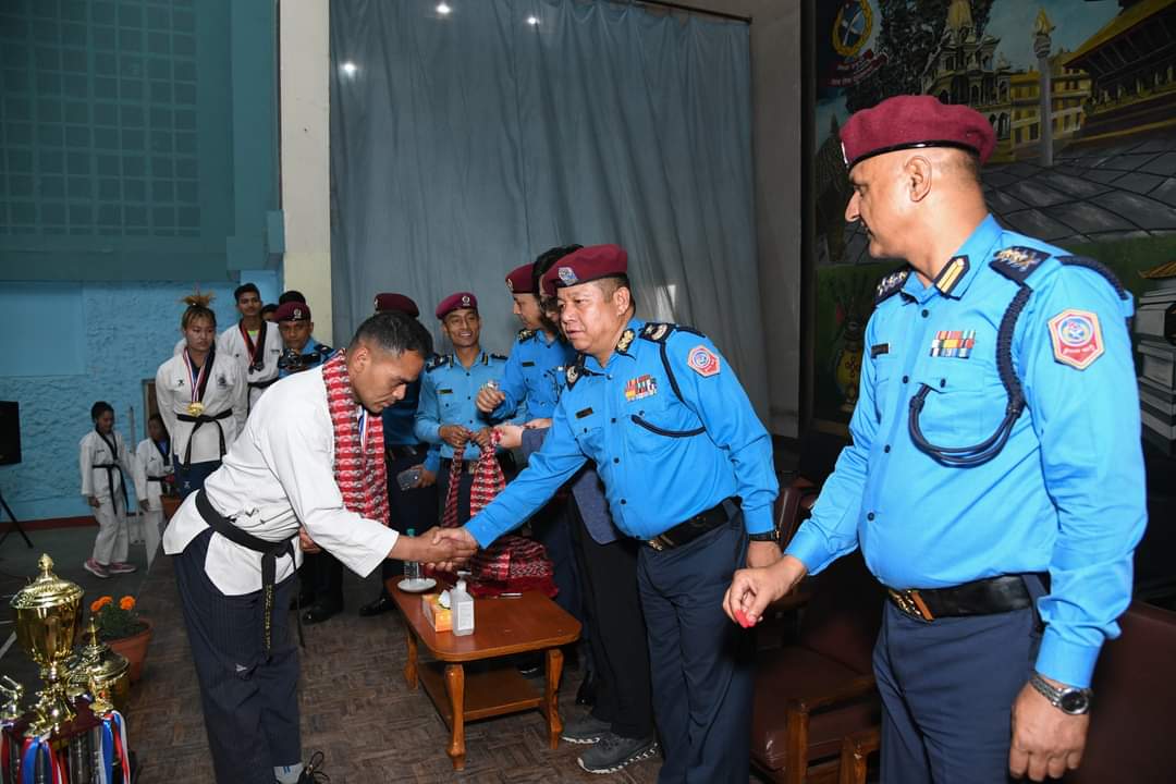 एआईजी राईले विभिन्न खेलमा विजेता पदक खेलाडी तथा प्रशिक्षकहरुलाई बधाई तथा सम्मान