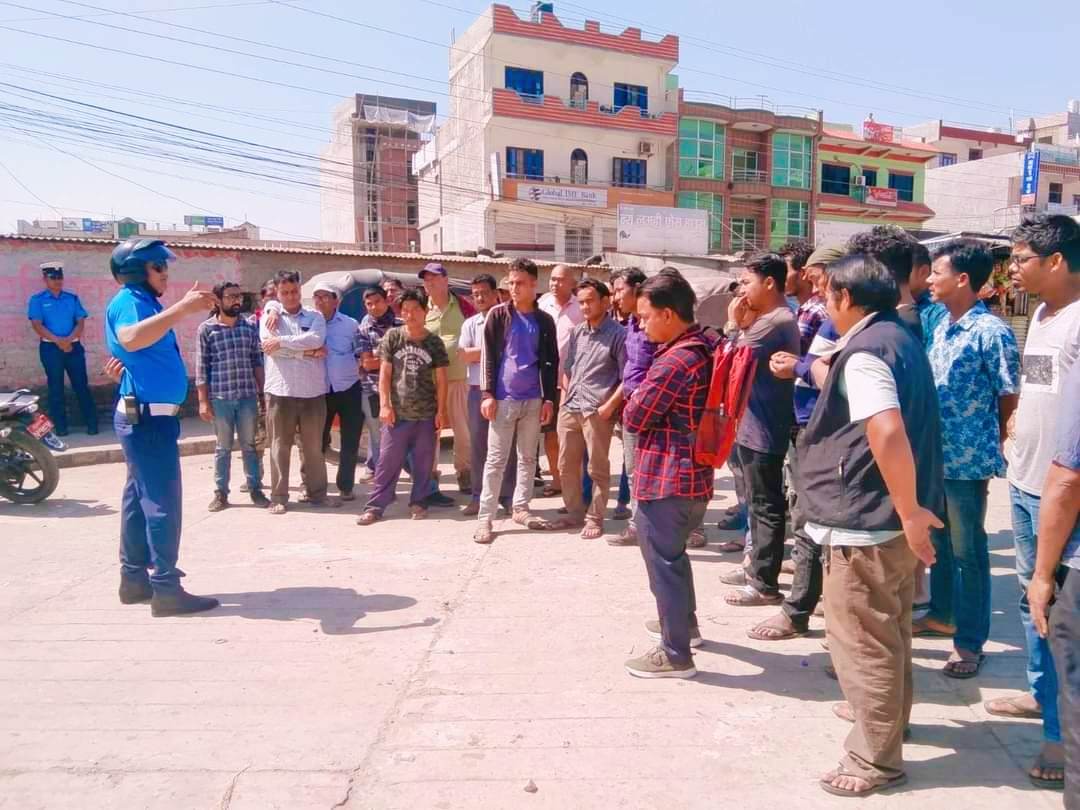 दाङको लमहीमा ट्राफिक सचेतना दुर्घटना न्यूनीकरण अभियान कार्यक्रम सम्पन्न