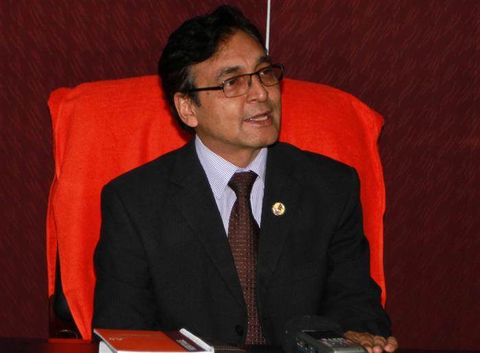 पूर्वमन्त्री एवं एमाले सचिव टोपबहादुर रायमाझीको घरमा प्रहरीद्वारा छापा