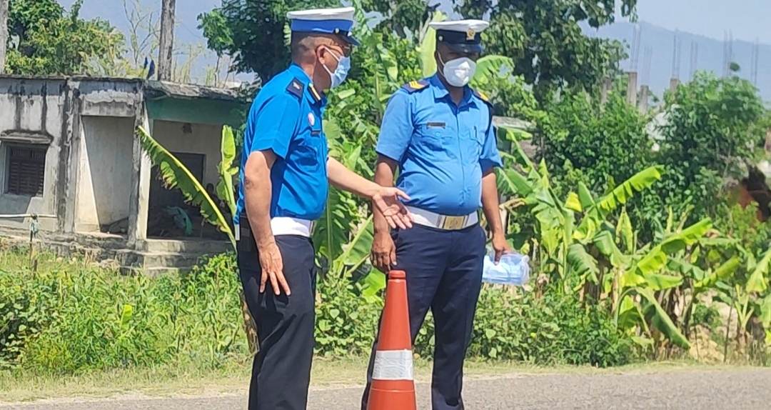 महेन्द्र राजमार्गमा दाङ जिल्ला ट्राफिक प्रहरीको गतिविधिहरु नियालेर हेर्दा यस्तो