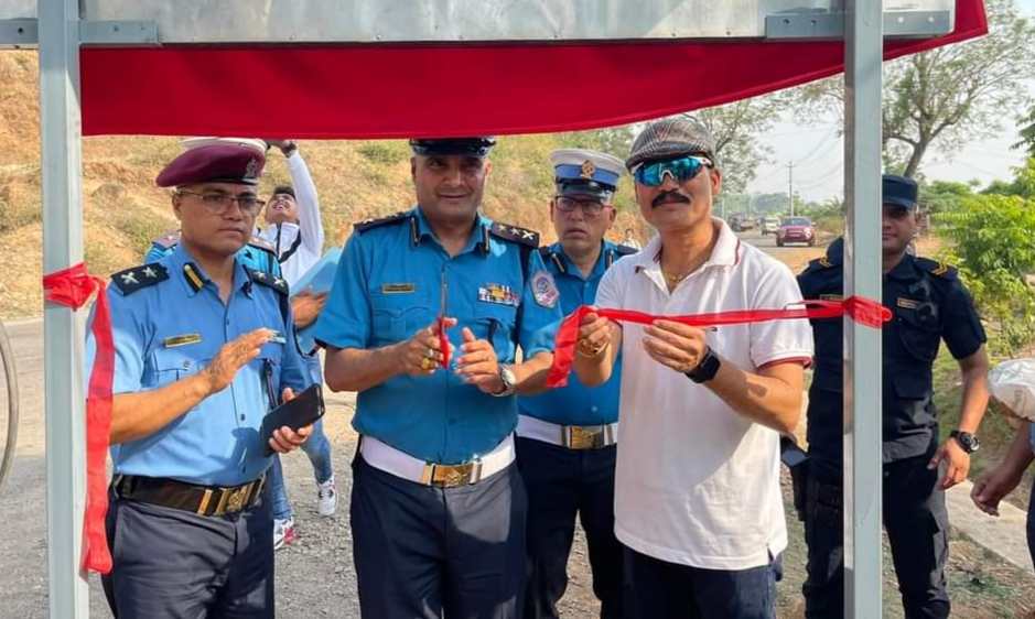 दाङमा प्रदेश ट्राफिक प्रमुख प्रसाईंले गरे दुर्घटना न्यूनीकरण गर्न डिजिटल बोर्डको उद्घाटन