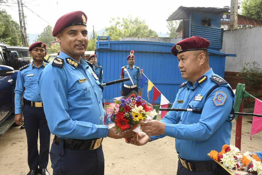 एआईजी श्याम ज्ञवालीद्वारा काठमाण्डौ उपत्यका सशस्त्र प्रहरी गण शिक्षालय महाराजगञ्जको निरीक्षण