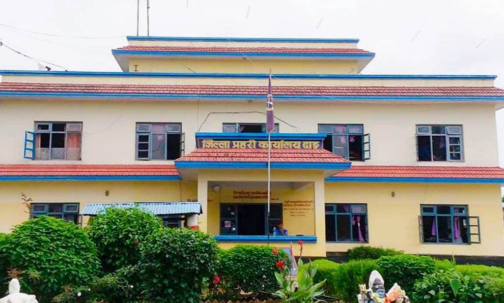 दाङ प्रहरीले कीर्ते हस्ताक्षर गरी नागरिकता बनाउने ८ जना पक्राउ