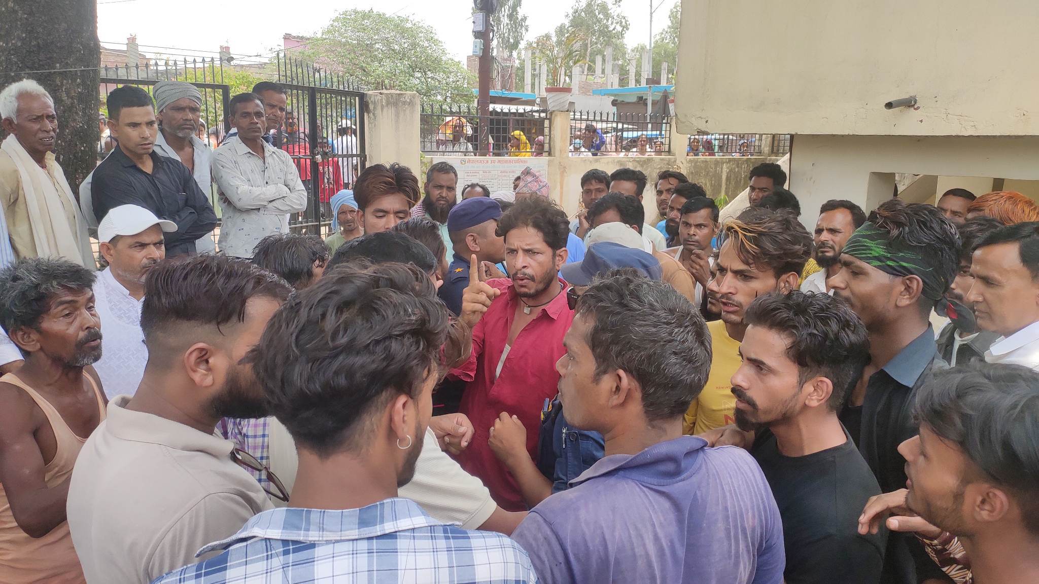 नेपालगञ्ज २१ मा सूचना माग गर्ने क्रममा झडप