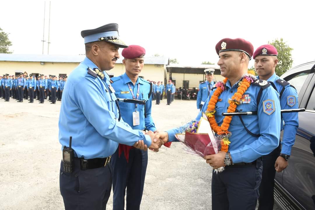 एआईजी ज्ञवालीद्वारा त्रिभुवन अन्तर्राष्ट्रिय विमानस्थल सुरक्षा कार्यालयको निरीक्षण