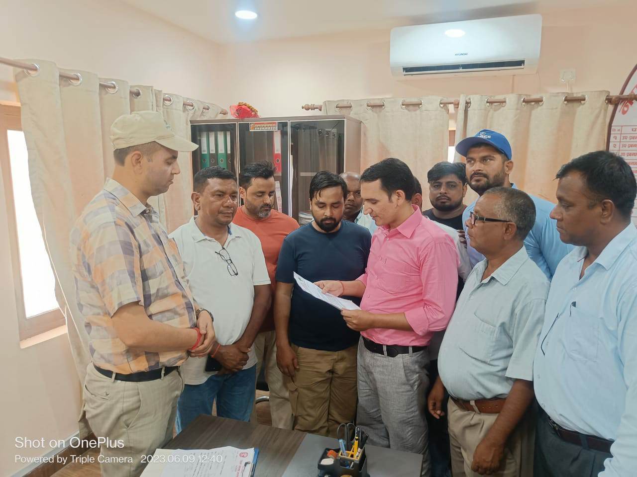 नेपाली कांग्रेस क्षेत्र नं.१ पर्साले बत्ती धेरै काते पछी विधुत प्राधिकरण वीरगंजलाइ ज्ञापन पत्र