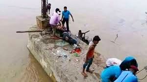सप्तकोशी नदिमा ट्रक खस्यो