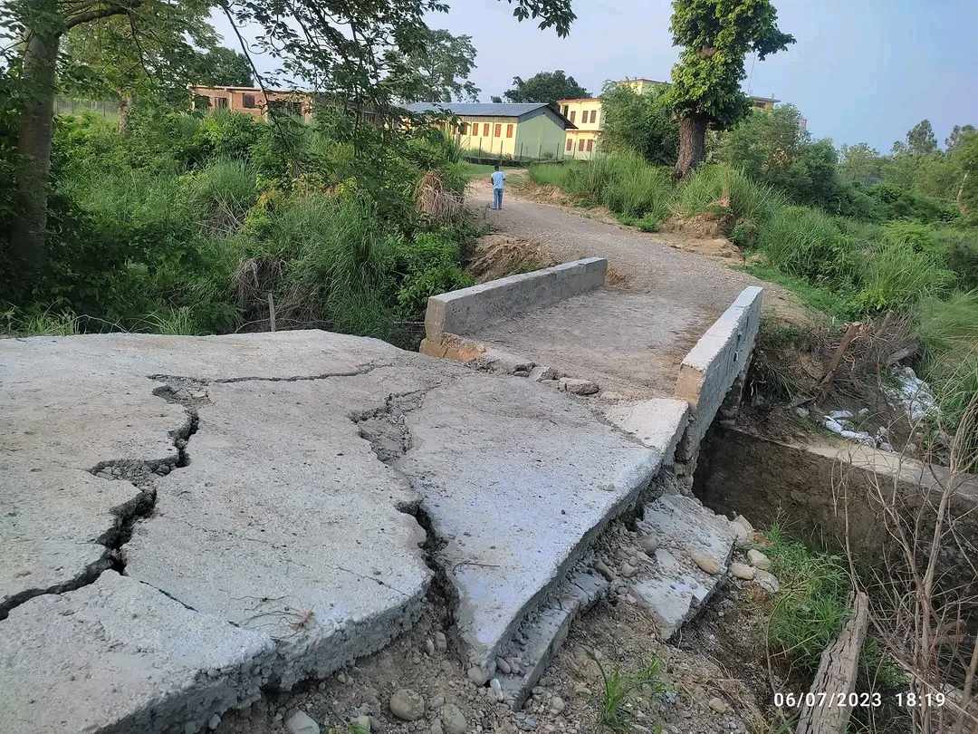 कपिलवस्तु  विजयनगरमा एक महिना नबित्दै पिपिसी ढलान भत्कियो?