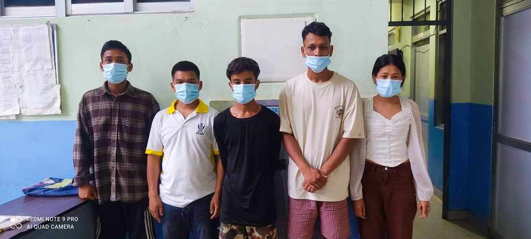 ईलाका प्रहरी कार्यालय भालुवाङले देउखुरीबाट लागुऔषधसहित ५ जना पक्राउ