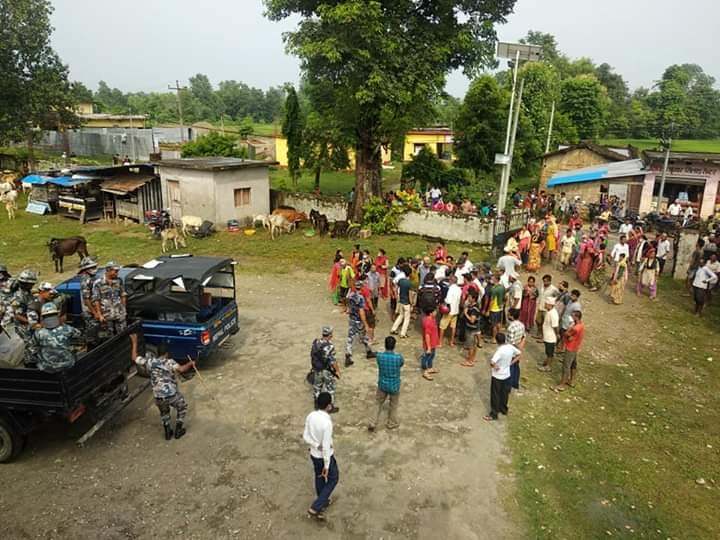 बारामा नगर प्रहरी र व्यापारीहरुबीच झड्प हुँदा १ नगर प्रहरी गम्भीर घाइते