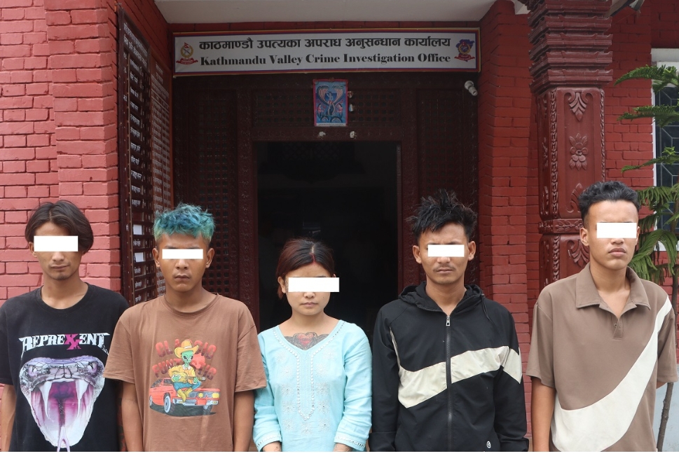 फेसबुक ह्याक गरी ठगी गरेको आरोपमा प्रहरीले पाँच जनालाई पक्राउ गरेको छ