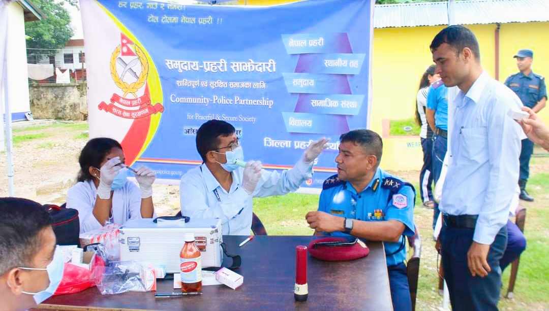 जिल्ला प्रहरी कार्यालय दाङको आयोजना आँखा परीक्षण शिविर सम्पन्न