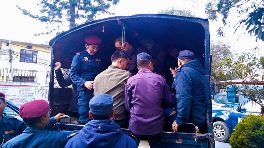 अवैध रकम ३० लाखसहित ३ जना चिनियाँ नागरिकहरु पक्राउ