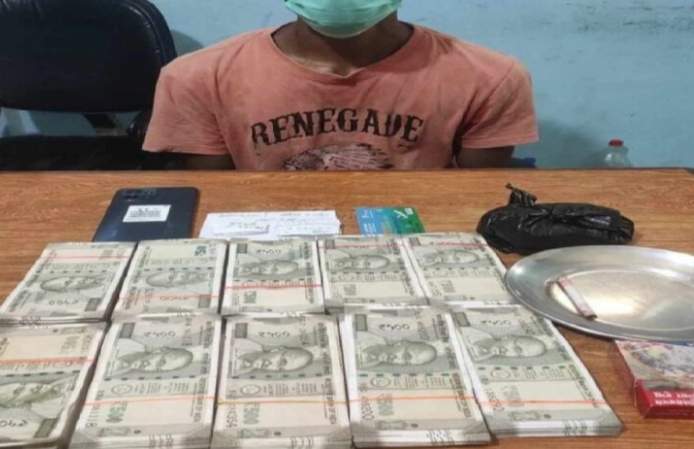 कैलालीमा ५ लाख स्रोत नखुलेको भारतीय रुपैयाँ र लागुऔषधसहित १ जना पक्राउ
