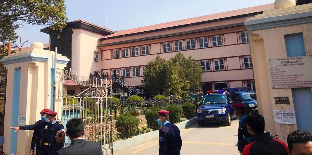 मुख्यमन्त्री विरुद्ध सर्वोच्चमा रिट दर्ता