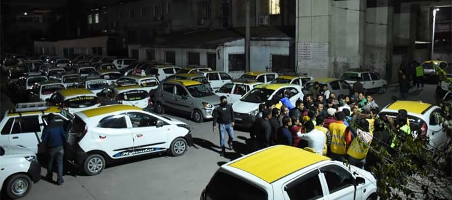 भारतीय गाडीहरुलाई निषेध गर्न माग गर्दै काठमाडौं ट्याक्सी चालकहरु आन्दोलनमा
