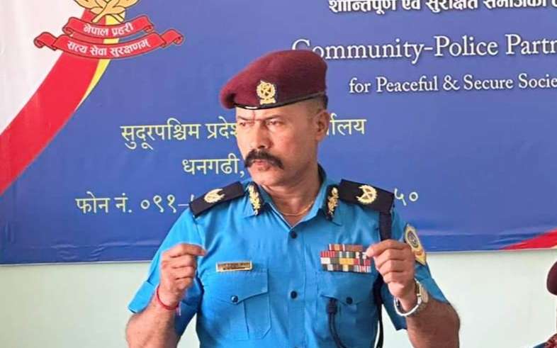 कञ्चनपुरमा डीआईजी भरतबहादुुर बोहराको घुमुवा प्रहरी कुटिए ???