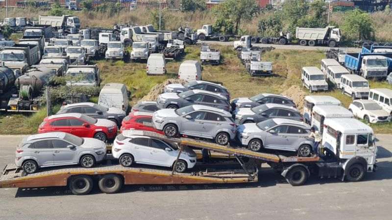 गाडीको मुल्य घट्दै बैंकले लोनको ब्याजदर पनि घटाउदै