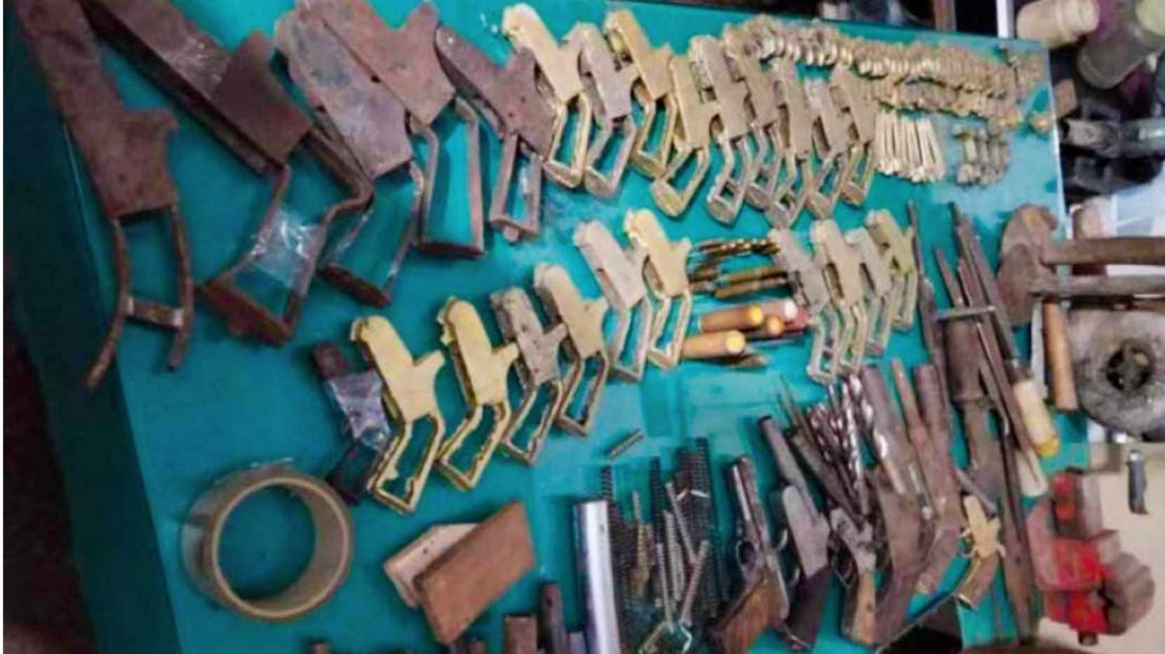 कञ्चनपुरसँग सिमा जोडिएको भारतमा ठूलो मात्रामा अवैध हतियार कारखाना फेला
