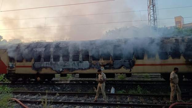भारतमा रेल भित्र ग्यास सिलेन्डर विस्फोट हुँदा ९ जना तीर्थयात्रीको मृत्यु ५० जना घाइते