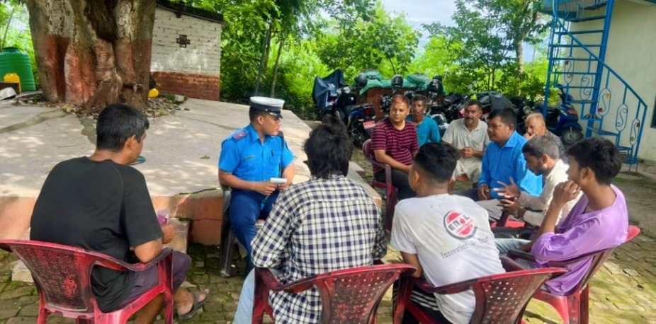 दाङमा जसपुर ट्राफिकले गाउँ गाउँमा गएर ट्राफिक नियम जनचेतनामुलक कार्यक्रमहरु सिकाउदै