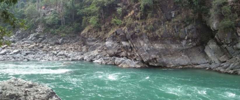सेती नदीमा बगेर एक बालक बेपत्ता खोजतलास जारी प्रहरी