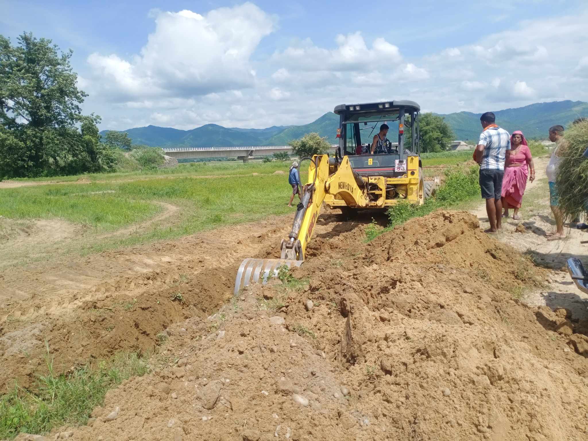 राजपुरको कालिपुर र सतबरिया जोड्ने राप्ती नदीमा बनेको करोडौंको पक्कीपुलले पायो निकास
