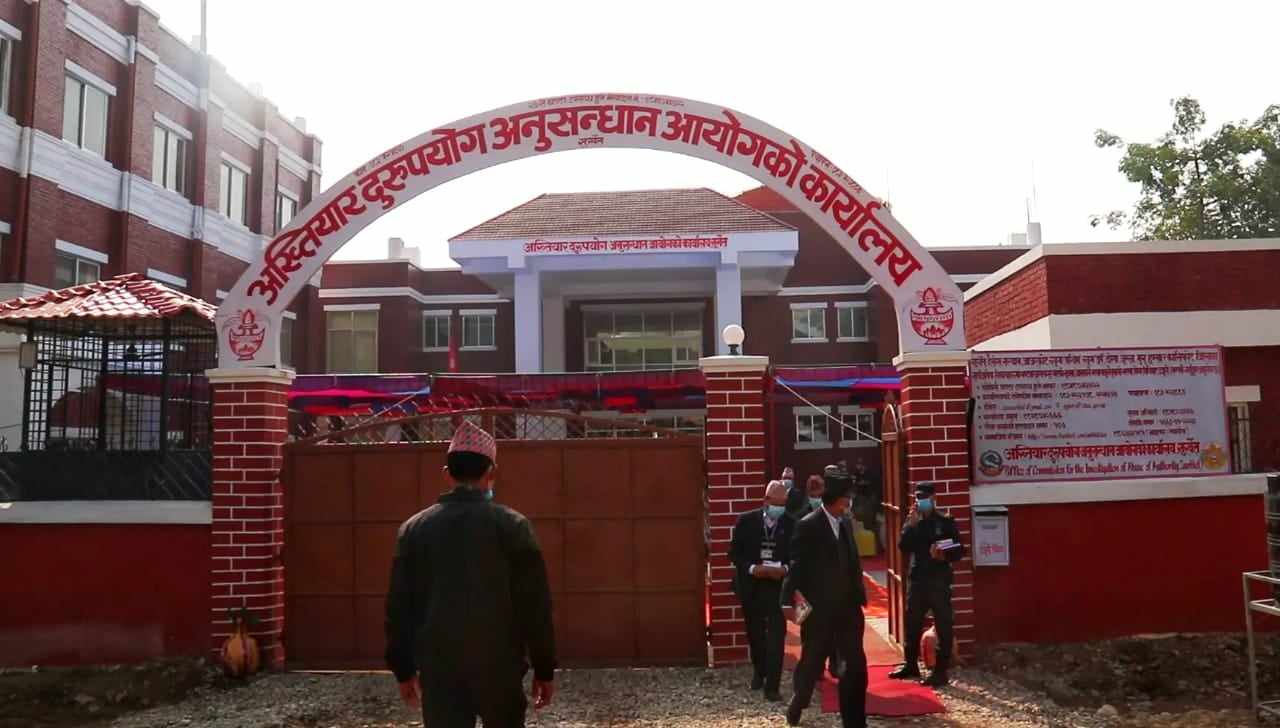 फिल्मी सैलीमा अख्तियार टोलीमाथि जाजरकाेटमा आक्रमण चालक घाइते