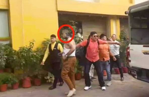 काठमाडौंमा मेडिकल व्यवसायी दुर्गा प्रसाईँलाई अज्ञात व्यक्तिहरुले मोसो दले