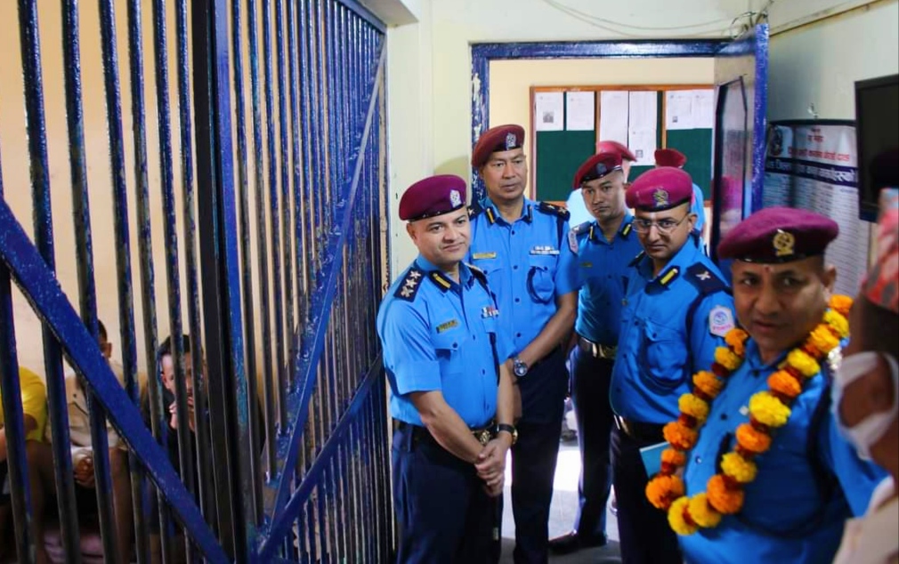 वरिष्ठ उपरीक्षक एसएसपी दिपककुमार बस्नेत जिल्ला प्रहरी दाङको निरीक्षणमा सागर थापा
