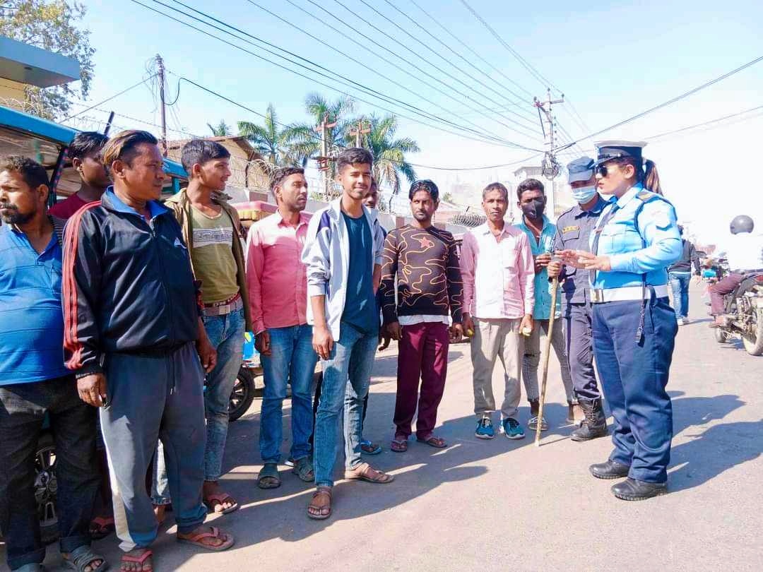 बाँके ट्राफिक प्रहरीको निर्देशनमा विभिन्न स्थानहरुमा दुर्घटना न्यूनीकरण अभियान नियमित जारी