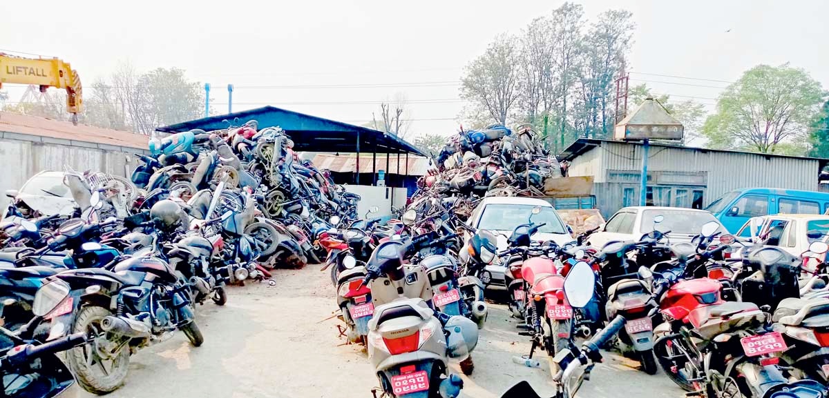 नवीकरण नगरी चलेका सवारी साधनहरु यातायात कार्यालय र ट्राफिक प्रहरीले जफत गर्ने